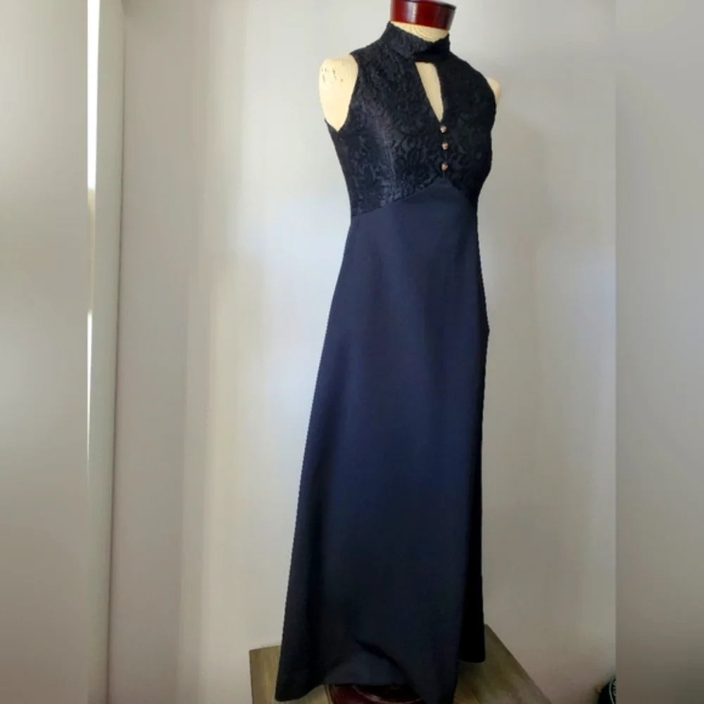 Vintage 70s Career miss by Carla Jane maxi tuxedo style dress. Size 2 - Picture 2 of 12